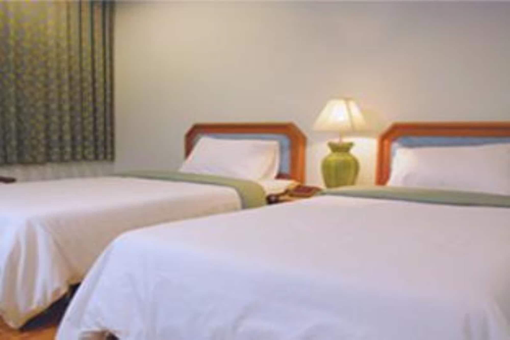 Ubon Hotel Ubon Ratchathani Bagian luar foto