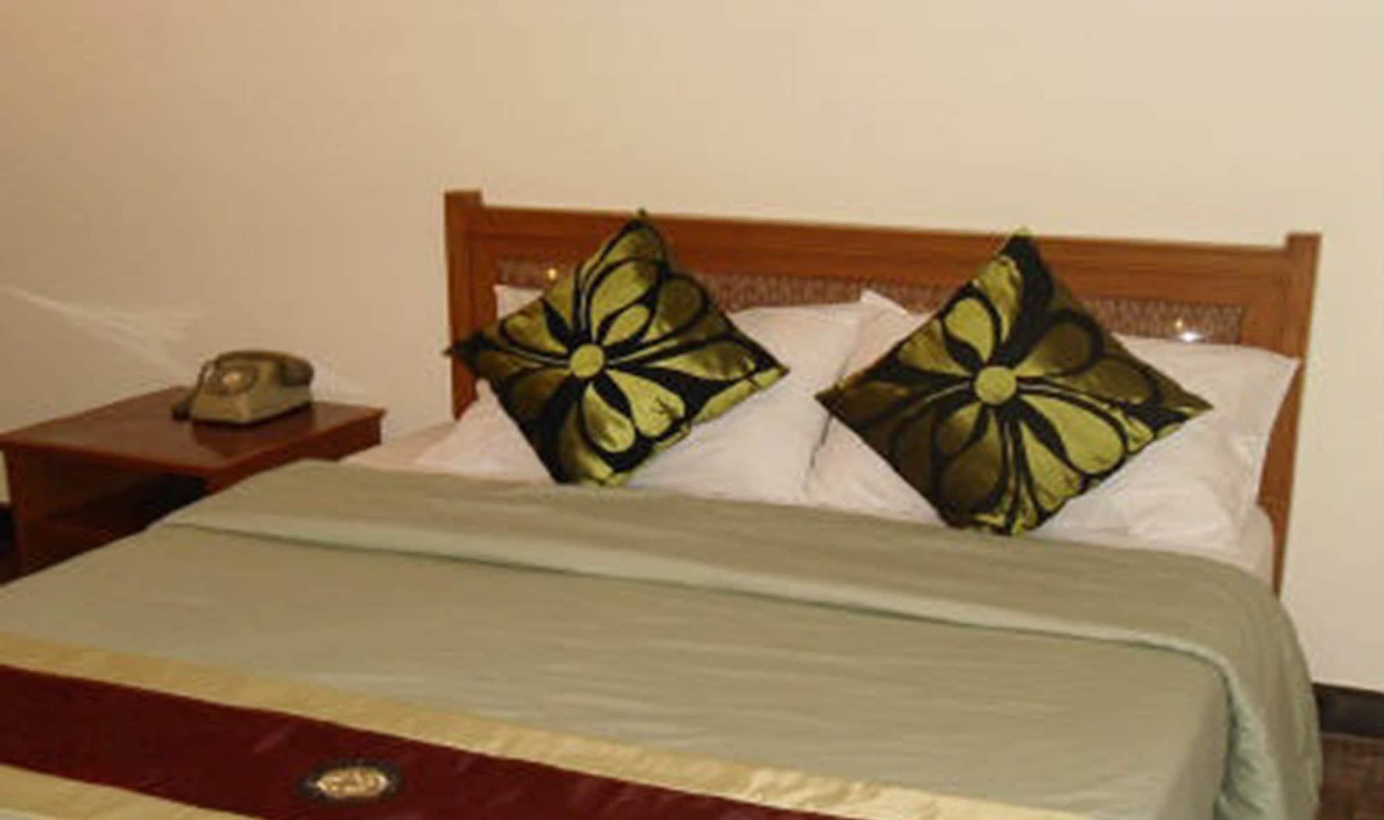 Ubon Hotel Ubon Ratchathani Bagian luar foto