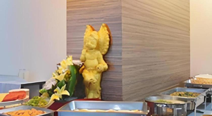 Ubon Hotel Ubon Ratchathani Bagian luar foto