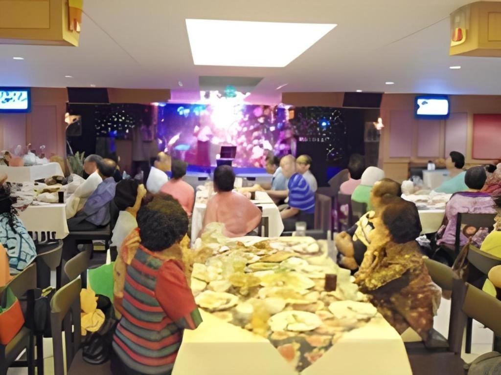 Ubon Hotel Ubon Ratchathani Bagian luar foto