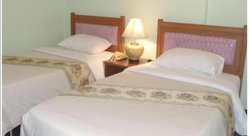 Ubon Hotel Ubon Ratchathani Bagian luar foto