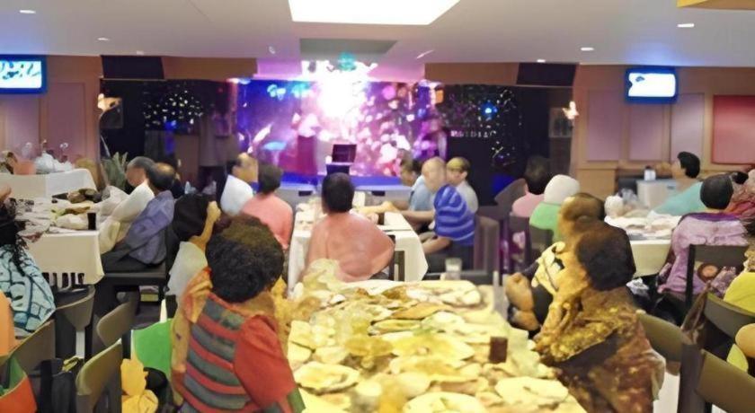 Ubon Hotel Ubon Ratchathani Bagian luar foto