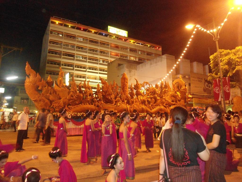 Ubon Hotel Ubon Ratchathani Bagian luar foto