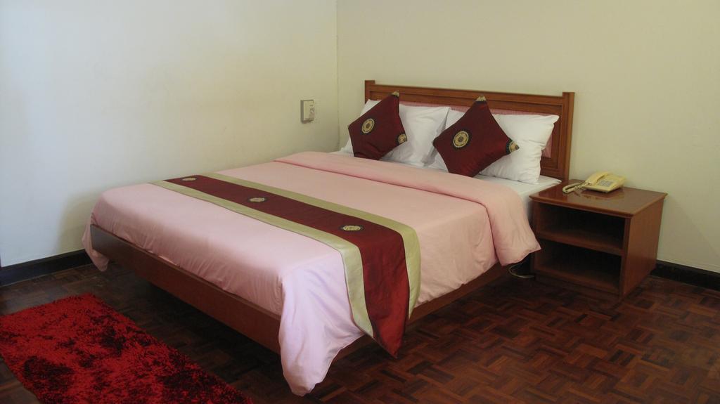 Ubon Hotel Ubon Ratchathani Bagian luar foto
